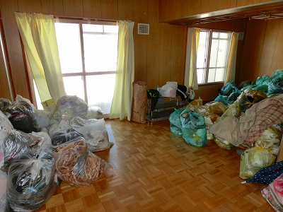 ゴミ屋敷が1時間ですっきり片付いた!スピーディーな作業で、御満足頂くことができました!