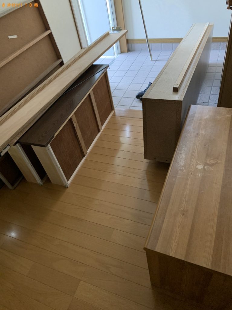 【登別市】遺品整理に伴いワイドダブルベッド、物干し竿、サイドボードの回収