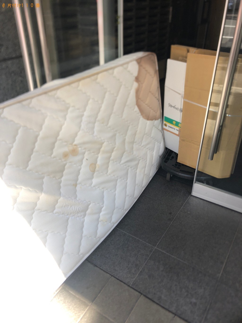 【札幌市北区】シングルベッドマットレス、座椅子、ダンボールの回収